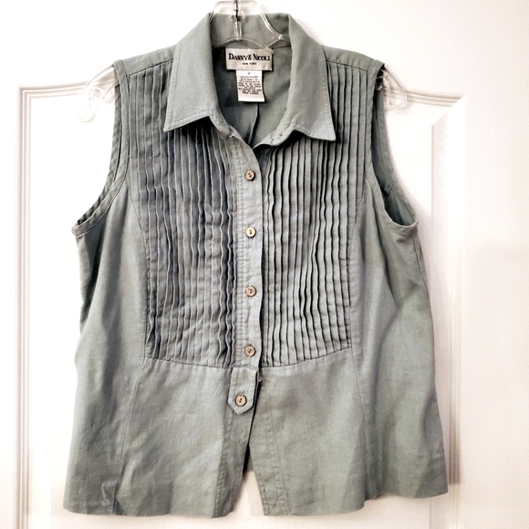 Danny & Nicole Tops - Danny & Nicole Sleeveless Button Down Green Top 12